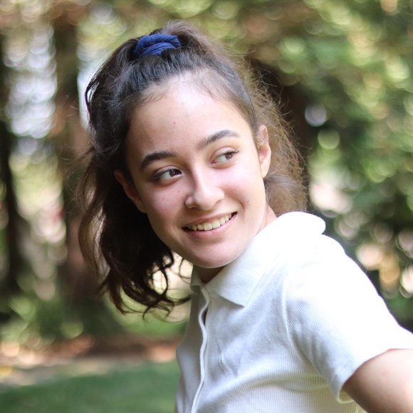 Meet your Posher, Roya - Picture 1 of 1